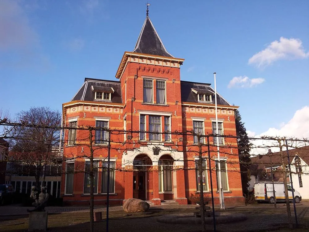 Eibergen: Voormalige gemeentehuis van de gemeente Eibergen