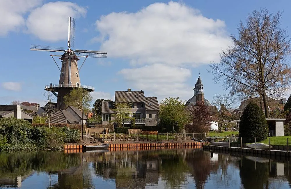 Ravenstein: Ravenstein, windmolen de Nijverheid RM32362 foto4 2016-04-20 11.18